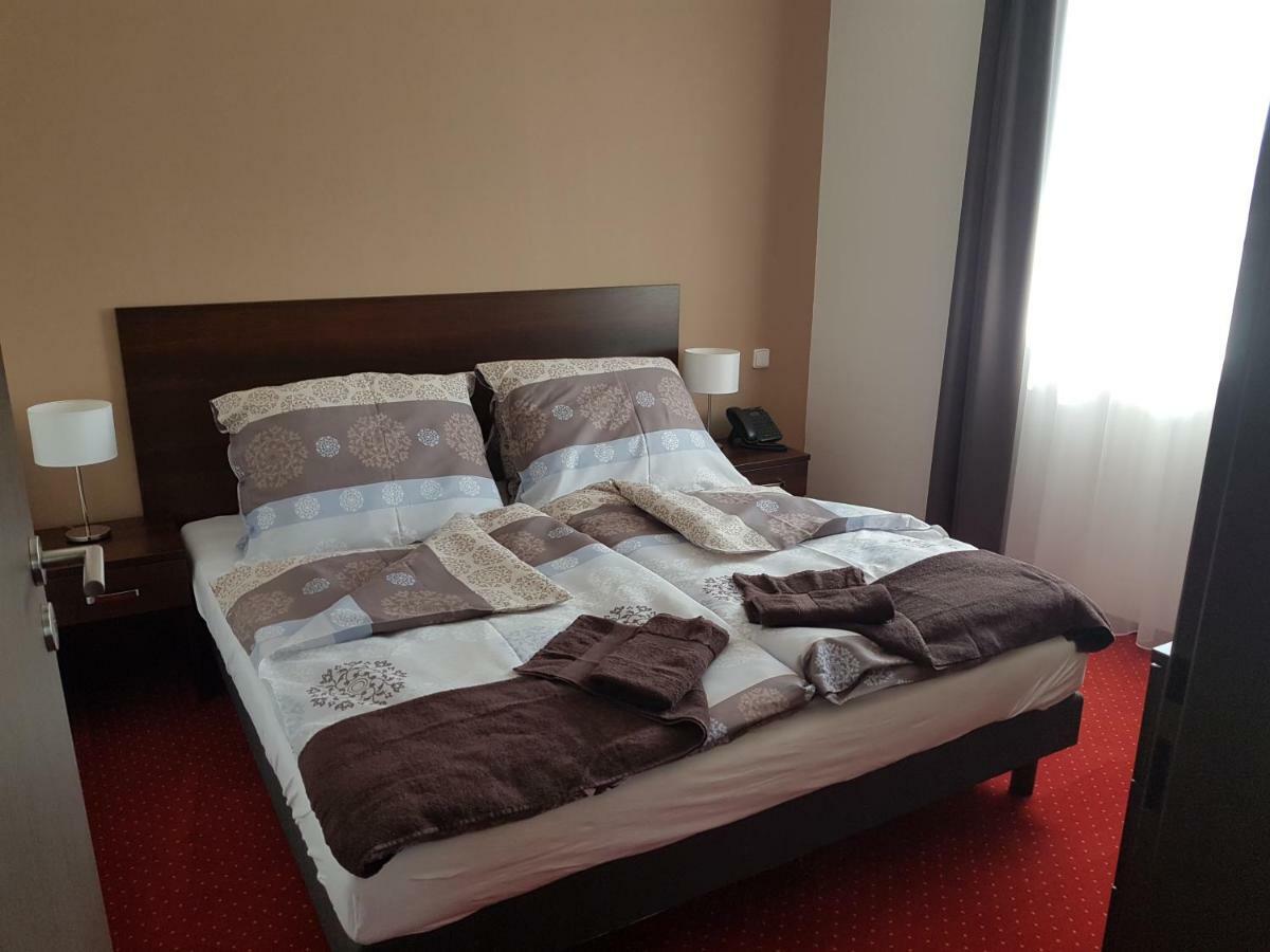 Wellness Hotel Harmonie Тршебонь Экстерьер фото