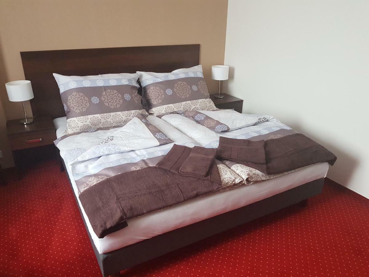 Wellness Hotel Harmonie Тршебонь Экстерьер фото