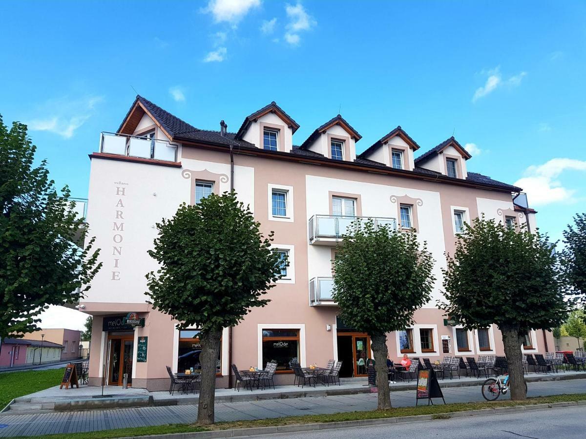 Wellness Hotel Harmonie Тршебонь Экстерьер фото